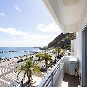 https://home2book-sea-front-las-teresitas-beach-3.in-canary-islands.com