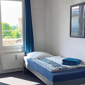 zimmer-zentral-in-berlin.find-berlin-hotels.com/
