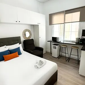 https://stylish-city-centre-studio-with-private-patio-grand.es-andalucia.com